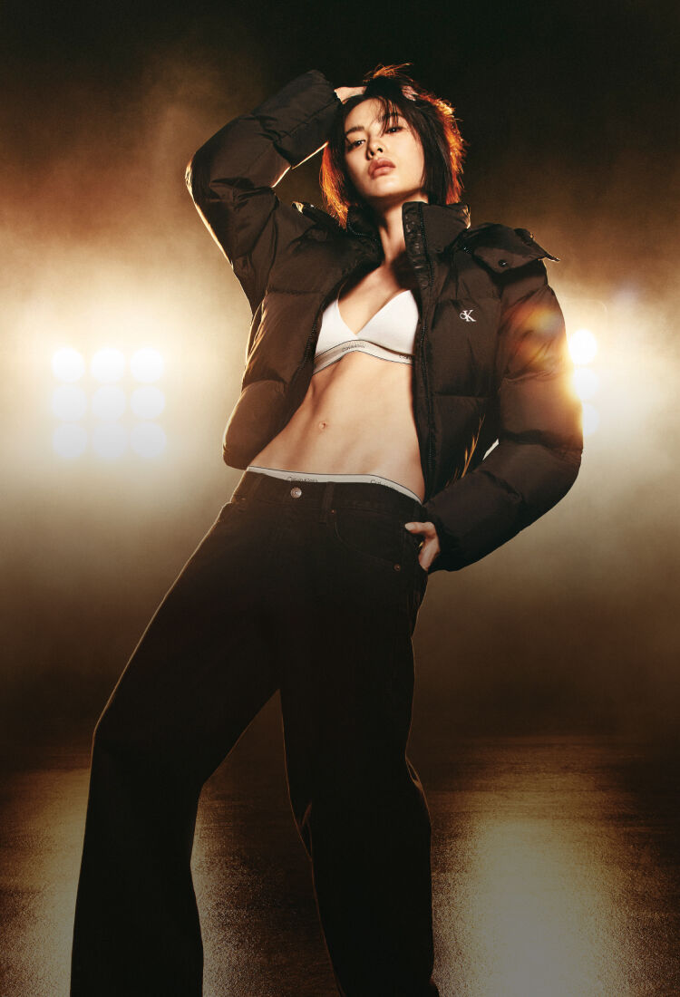 Calvin Klein 秋冬新品 NANA 穿上全新秋冬精緻簡約造型登場。